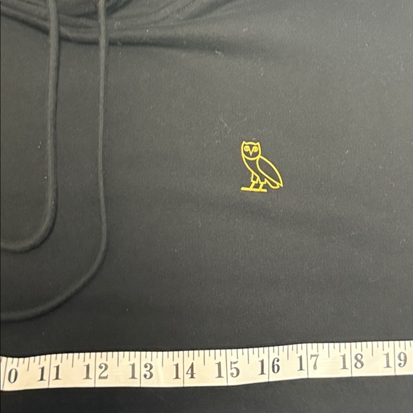 CLASSIC HOODIE - BLACK - Picture 3 of 12